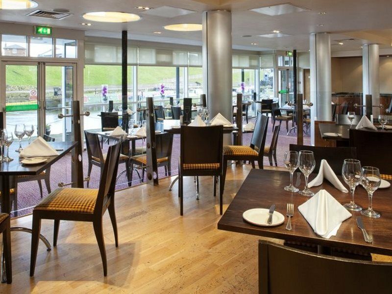 Holiday Inn Ellesmere Port/Cheshire Oaks By Ihg Exterior photo